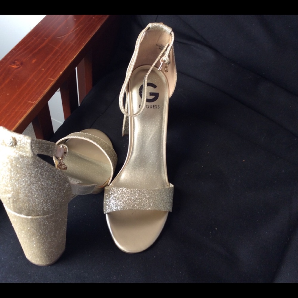 Guess gold sandals 8.5m